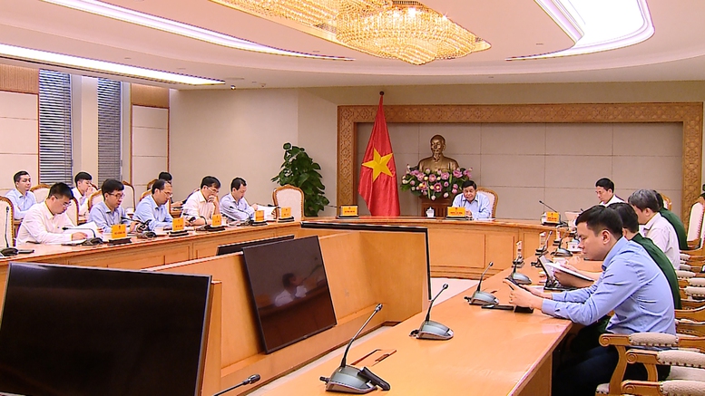 Phó Thủ tướng Chính phủ Nguyễn Chí Dũng họp với các bộ, cơ quan, doanh nghiệp về tình hình triển khai 11 ngành công nghệ chiến lược - Ảnh: VGP/Thu Sa