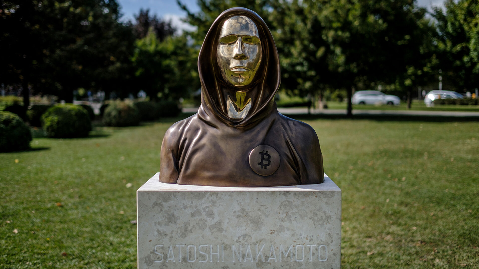 Có bao nhiêu ví được xem là của Satoshi và lượng Bitcoin đang nắm giữ?